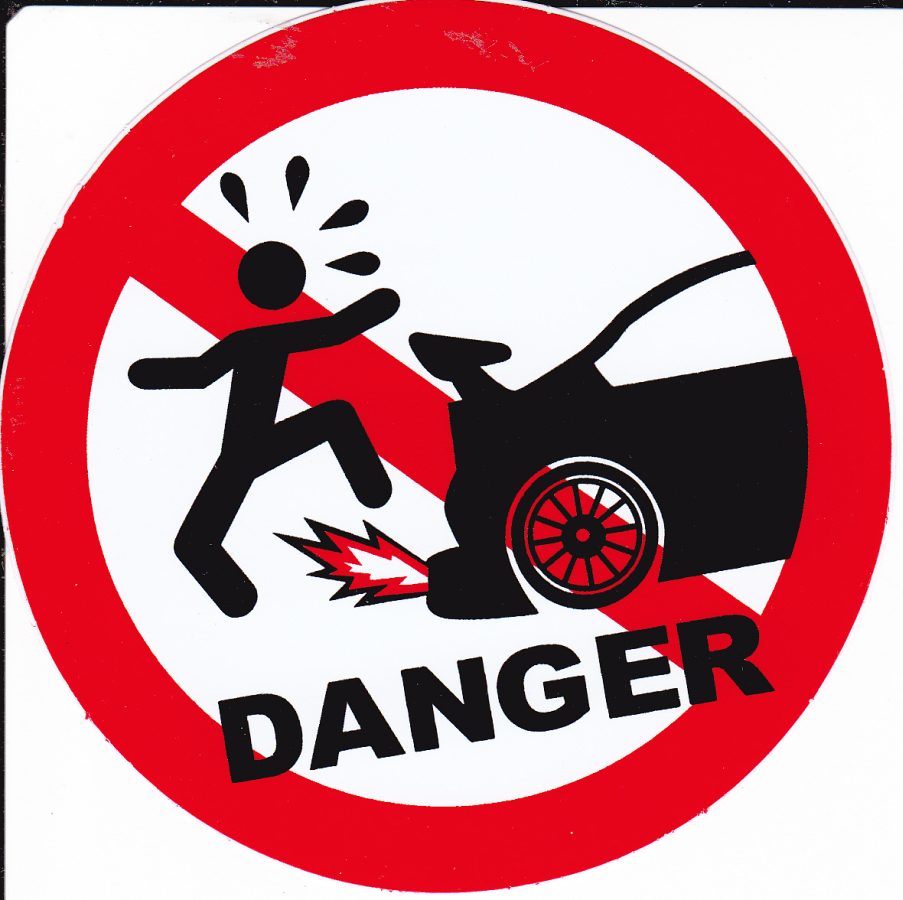 Autocollant rond "debout derrière la voiture" interdit 353
